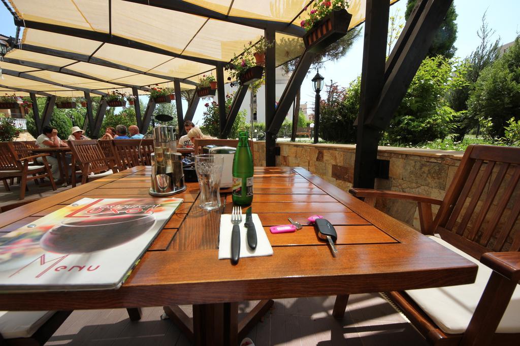 Menada Luxor Apartments Sveti Vlas Buitenkant foto