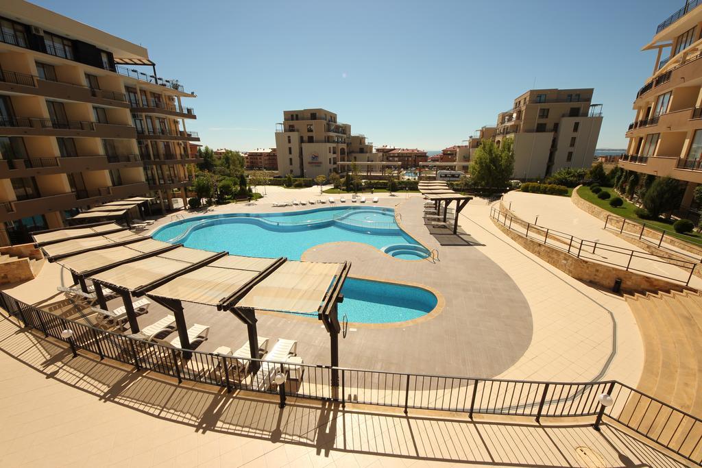 Menada Luxor Apartments Sveti Vlas Buitenkant foto