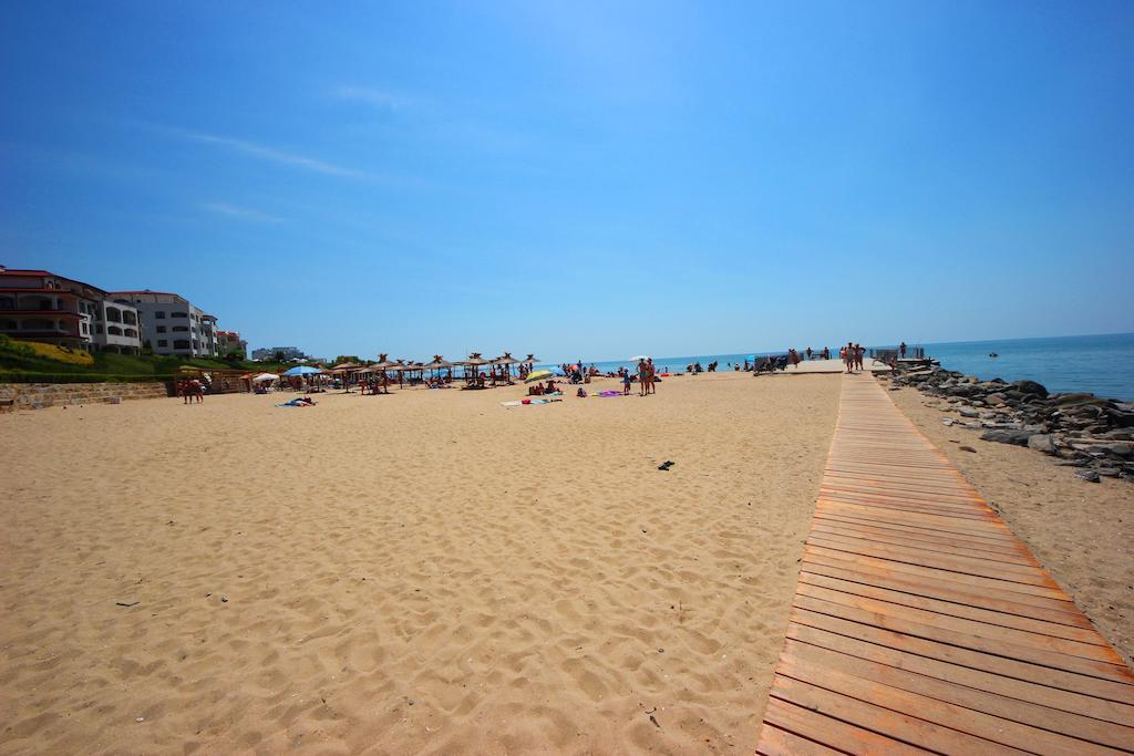 Menada Luxor Apartments Sveti Vlas Buitenkant foto