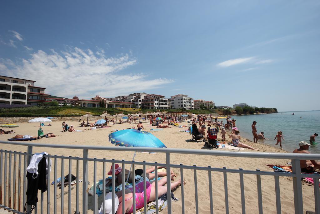 Menada Luxor Apartments Sveti Vlas Buitenkant foto