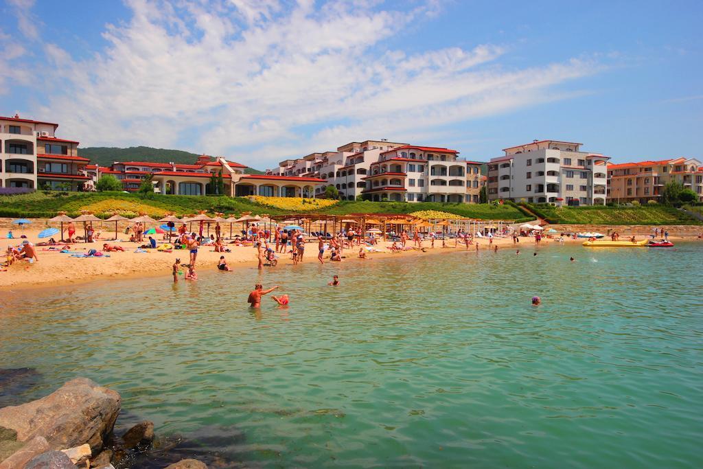 Menada Luxor Apartments Sveti Vlas Buitenkant foto