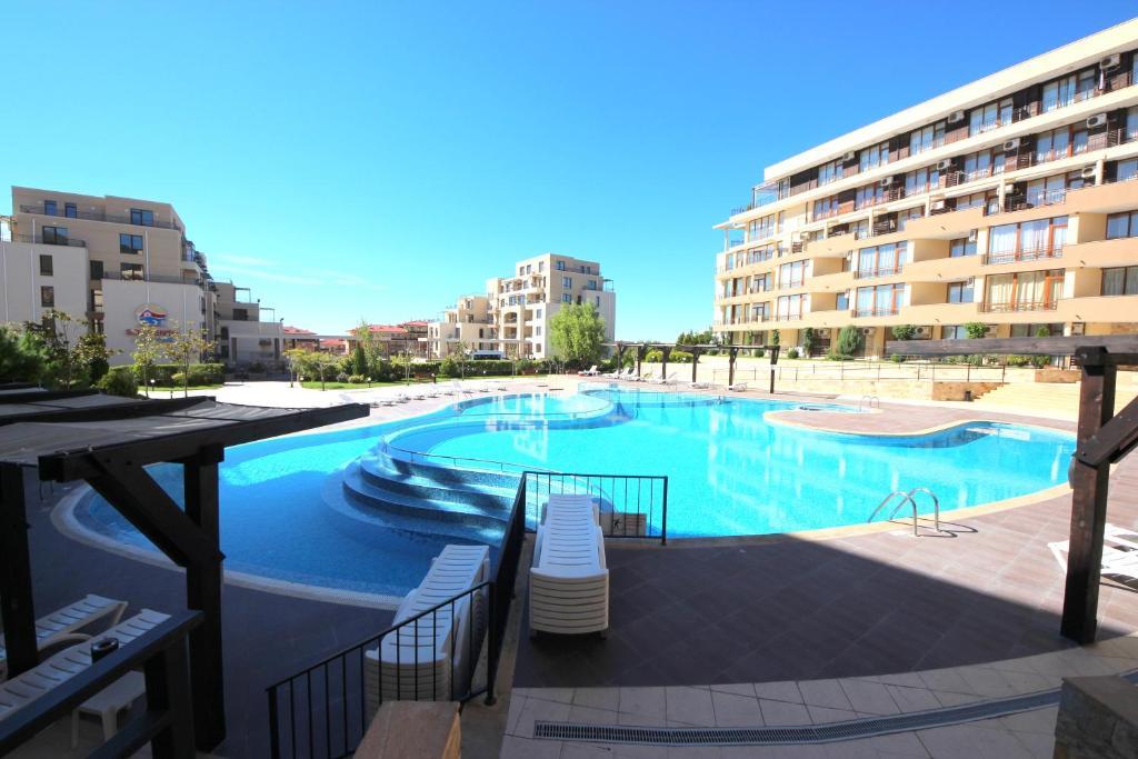 Menada Luxor Apartments Sveti Vlas Buitenkant foto