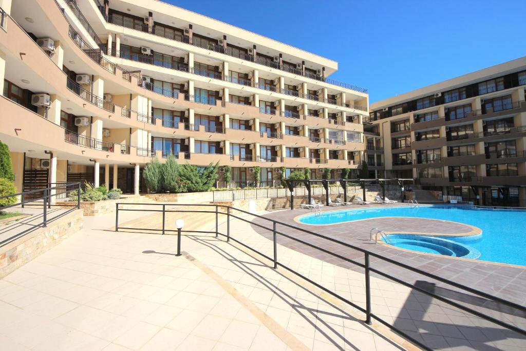 Menada Luxor Apartments Sveti Vlas Buitenkant foto