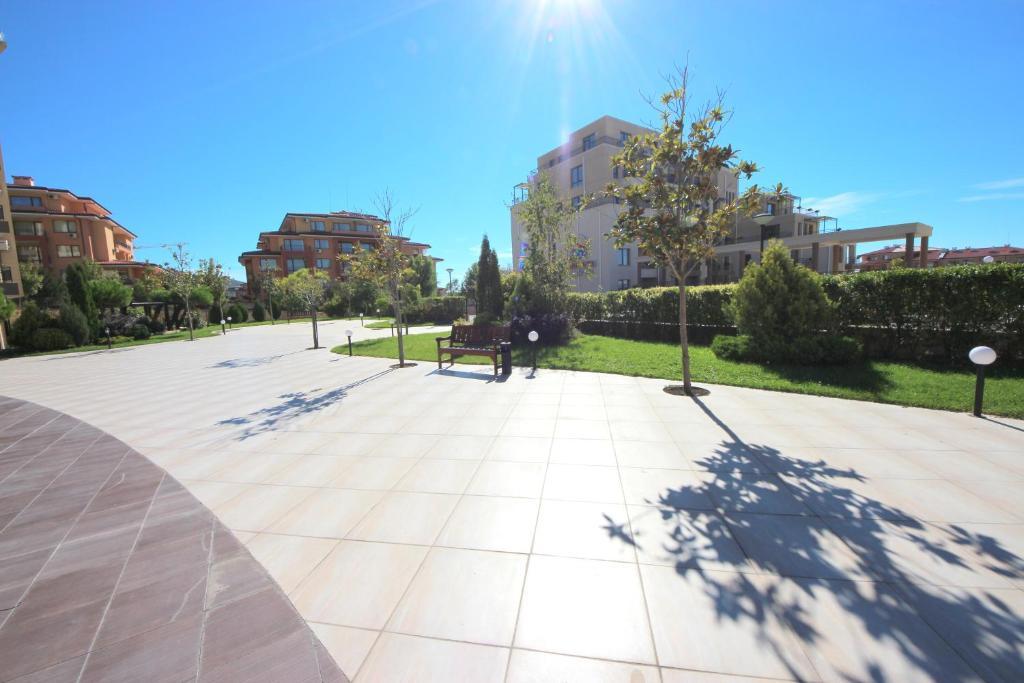 Menada Luxor Apartments Sveti Vlas Buitenkant foto
