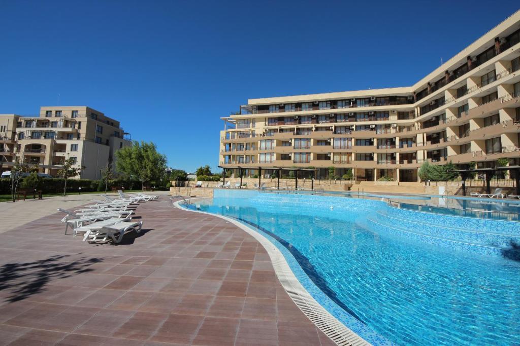 Menada Luxor Apartments Sveti Vlas Buitenkant foto