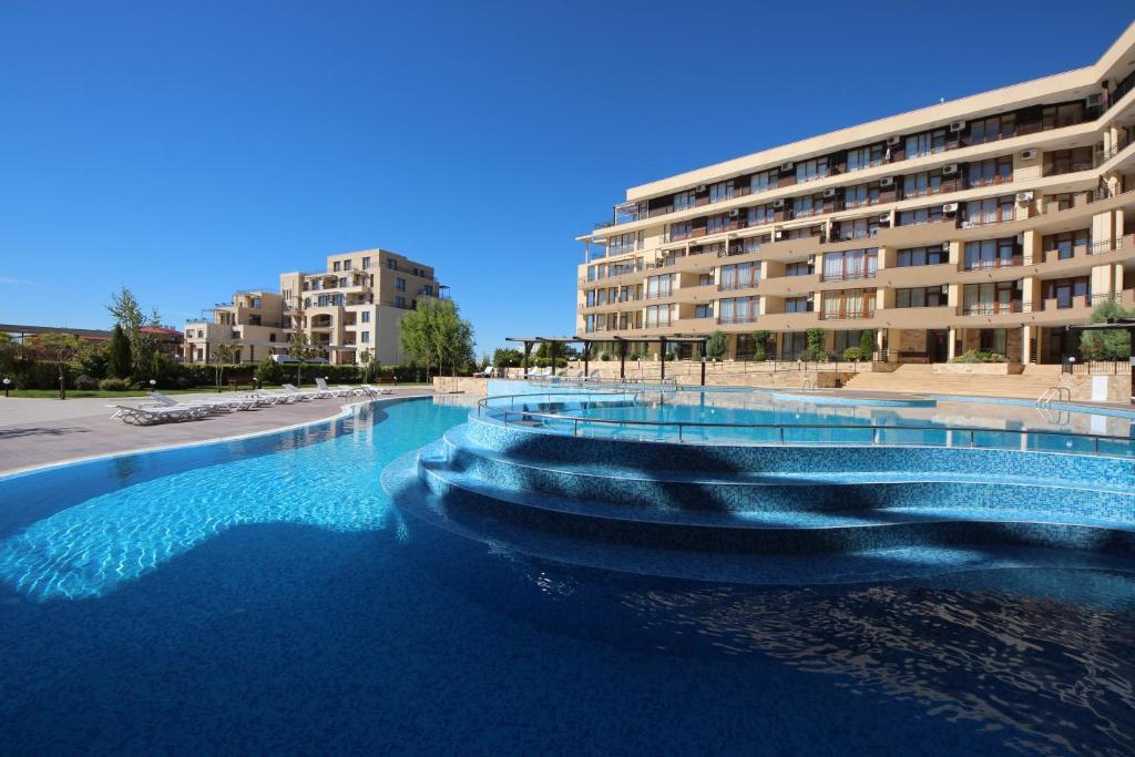 Menada Luxor Apartments Sveti Vlas Buitenkant foto