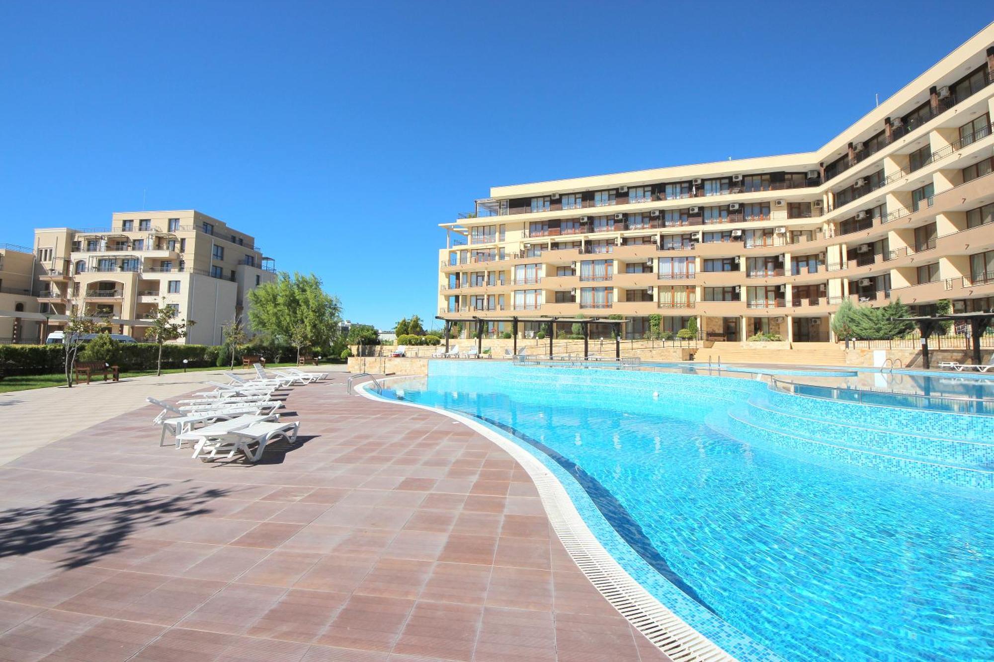 Menada Luxor Apartments Sveti Vlas Buitenkant foto