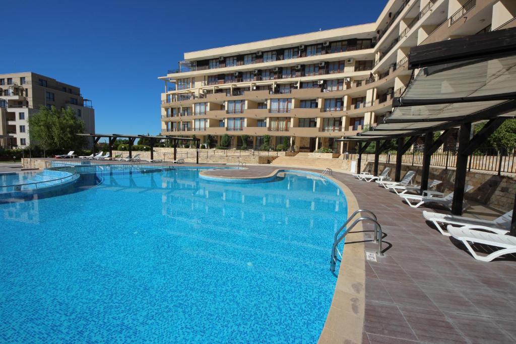 Menada Luxor Apartments Sveti Vlas Buitenkant foto
