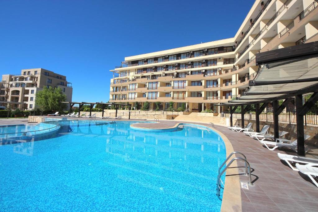 Menada Luxor Apartments Sveti Vlas Buitenkant foto