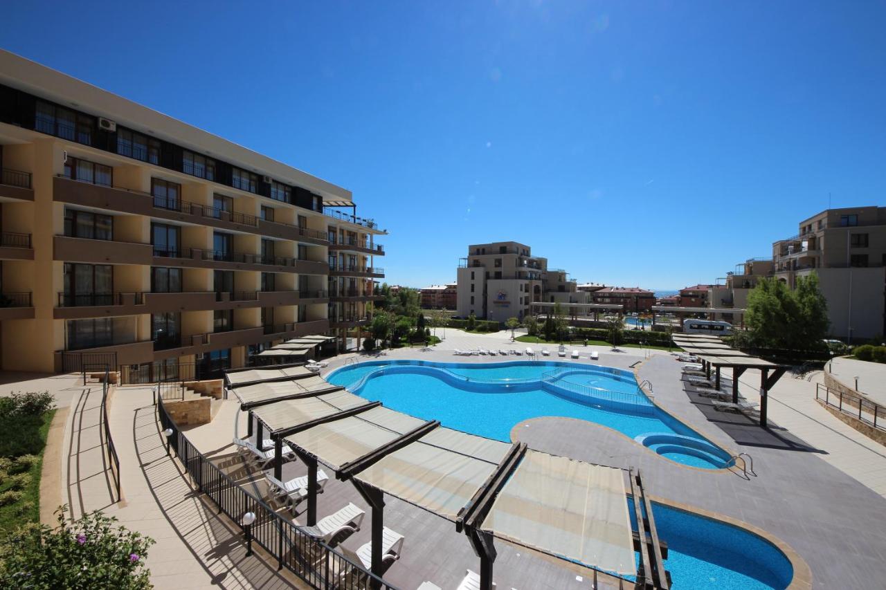 Menada Luxor Apartments Sveti Vlas Buitenkant foto